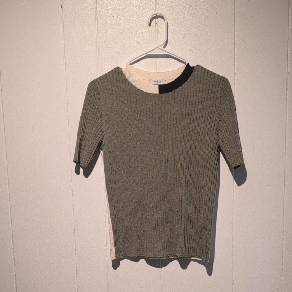 Akris punto Ribbed Olive Green Short Sleeve Top